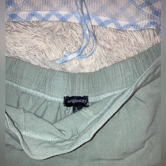 Blue linen Style Shorts - Picture 3 of 4
